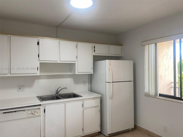 369 Lakeview Drive 204, Weston, FL 33326