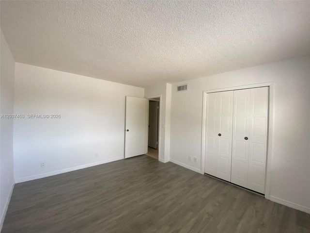 369 Lakeview Drive 204, Weston, FL 33326