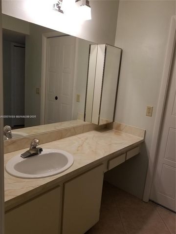 369 Lakeview Drive 204, Weston, FL 33326