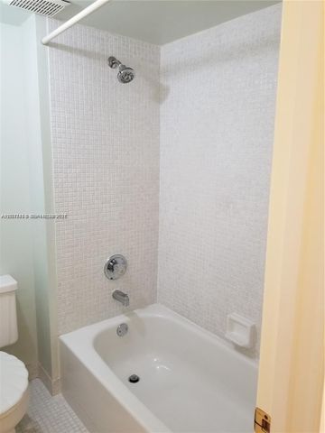 369 Lakeview Drive 204, Weston, FL 33326