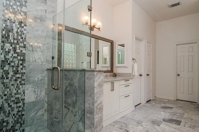143 N Shawnee Ridge Circle, The Woodlands, TX 77382