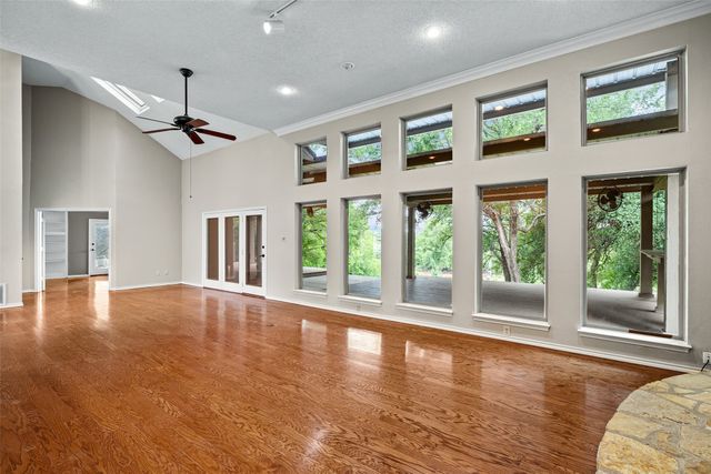 10100 Ravenswood Road, Granbury, TX 76049