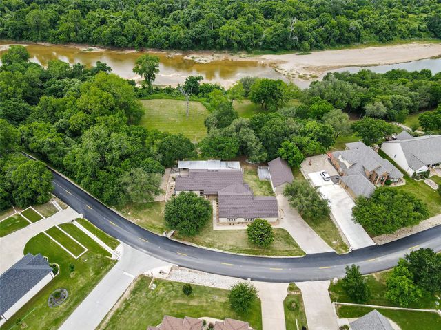 10100 Ravenswood Road, Granbury, TX 76049