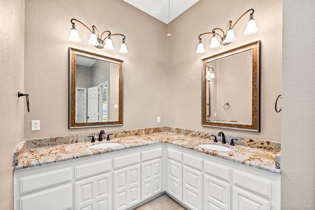 10100 Ravenswood Road, Granbury, TX 76049