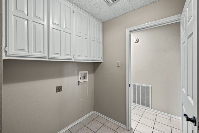 10100 Ravenswood Road, Granbury, TX 76049