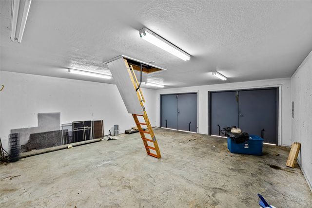 10100 Ravenswood Road, Granbury, TX 76049