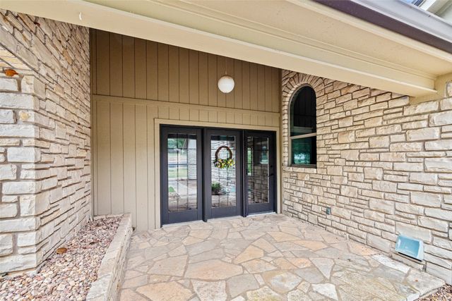 10100 Ravenswood Road, Granbury, TX 76049