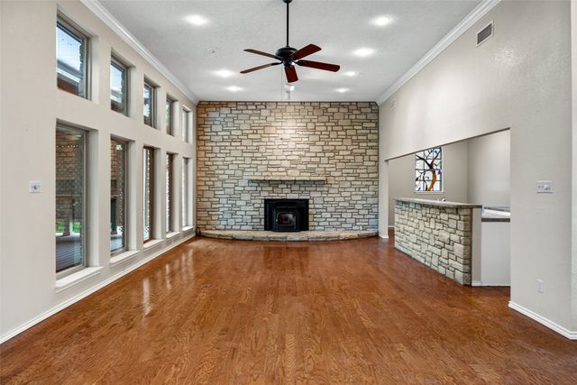 10100 Ravenswood Road, Granbury, TX 76049