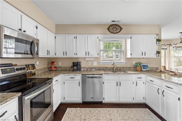 1464 Berkshire DR, Newport News, VA 23602