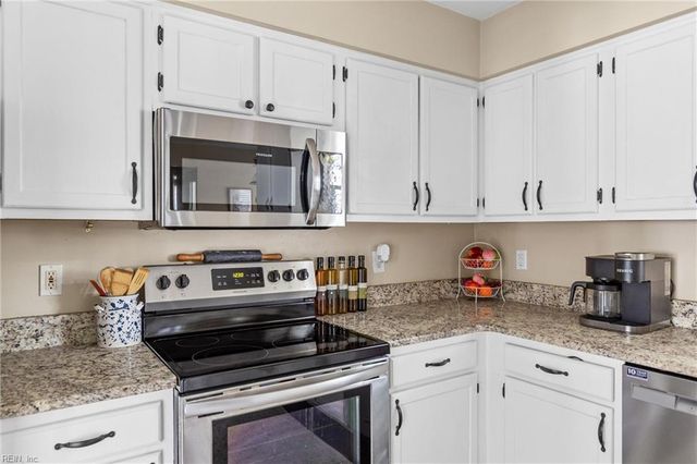 1464 Berkshire DR, Newport News, VA 23602