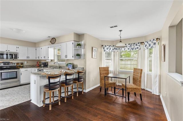 1464 Berkshire DR, Newport News, VA 23602
