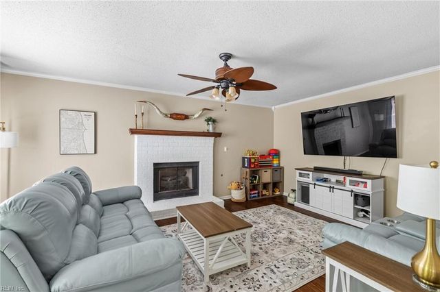 1464 Berkshire DR, Newport News, VA 23602