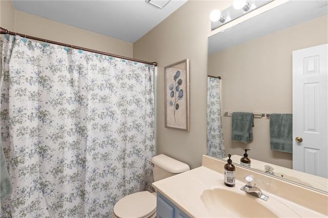1464 Berkshire DR, Newport News, VA 23602