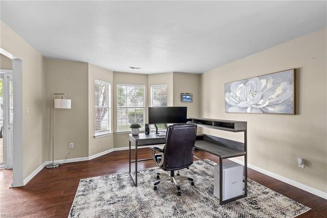 1464 Berkshire DR, Newport News, VA 23602