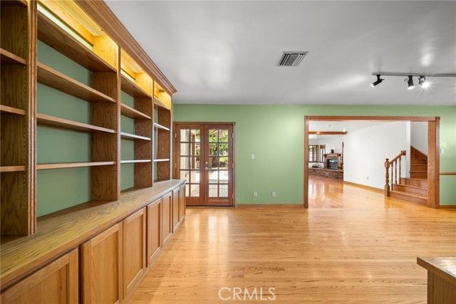 917 N Huntington, San Fernando, CA 91340