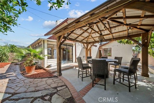 917 N Huntington, San Fernando, CA 91340