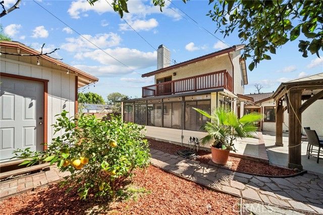 917 N Huntington, San Fernando, CA 91340