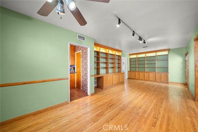 917 N Huntington, San Fernando, CA 91340