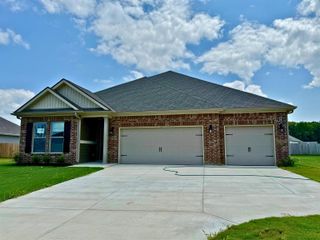 245 OAK HOLLOW DR, Oakland, TN 38060