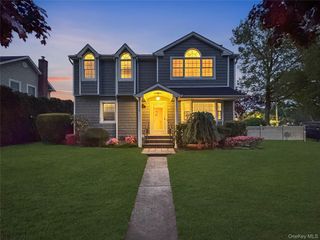389 Yale Road, Garden City, NY 11530