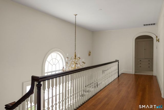 33 Sycamore Road, West Hartford, CT 06117