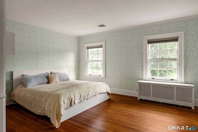 33 Sycamore Road, West Hartford, CT 06117