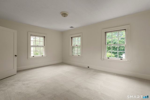 33 Sycamore Road, West Hartford, CT 06117
