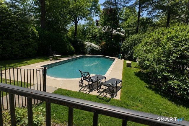 33 Sycamore Road, West Hartford, CT 06117