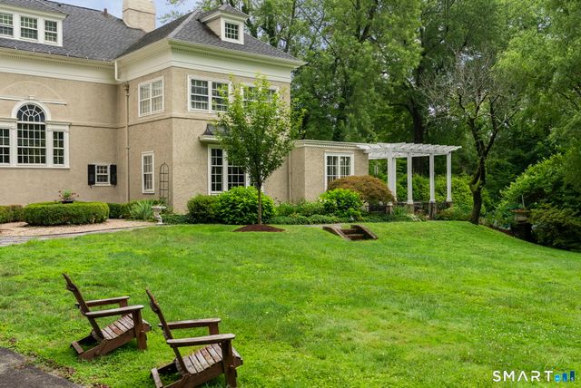 33 Sycamore Road, West Hartford, CT 06117