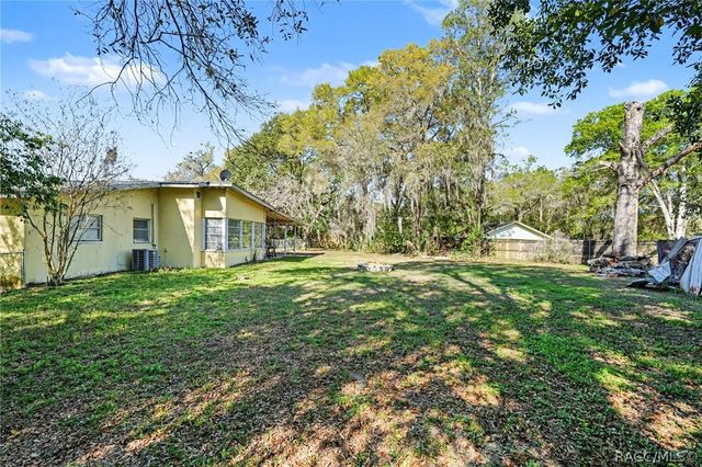 9101 S Sunset Point, Floral City, FL 34436