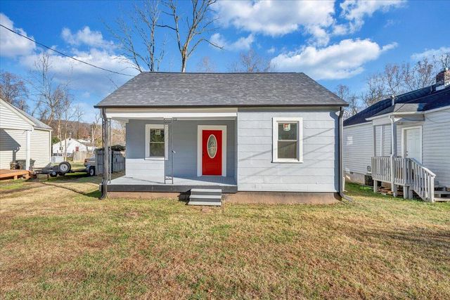 1890 Daniels Creek RD, Collinsville, VA 24078