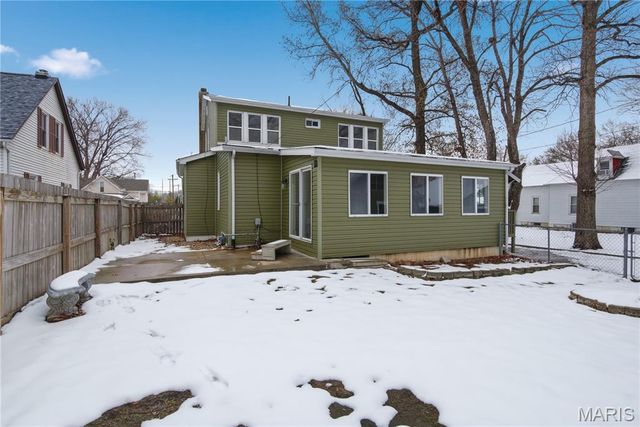 415 W 3rd Street, O'fallon, IL 62269