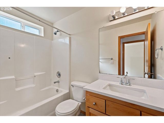 5419 N YALE St, Portland, OR 97203