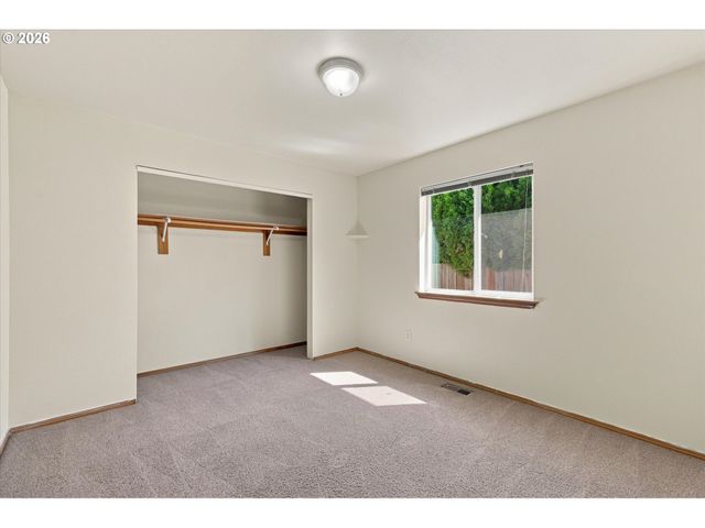 5419 N YALE St, Portland, OR 97203