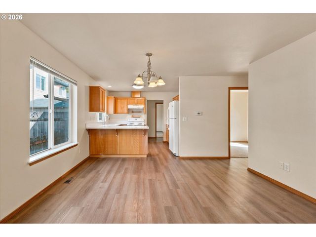 5419 N YALE St, Portland, OR 97203