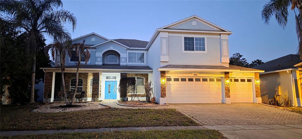 Image 2 of property listing at 10021 HART BRANCH CIRCLE, Orlando, FL 32832
