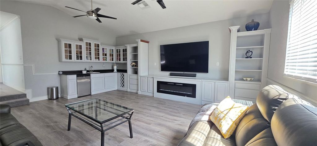 Image 11 of property listing at 10021 HART BRANCH CIRCLE, Orlando, FL 32832