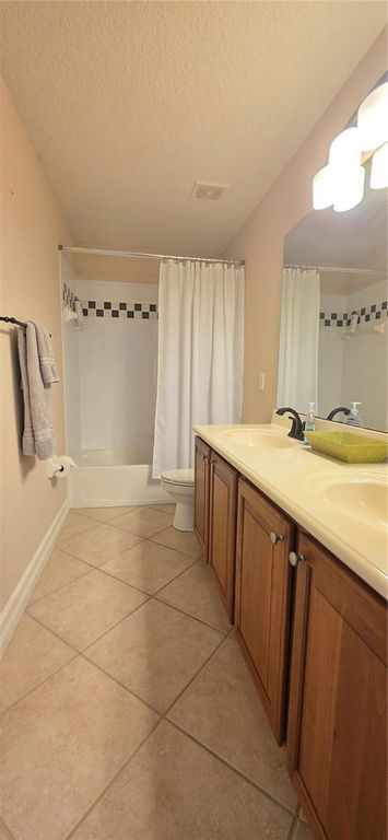 Image 17 of property listing at 10021 HART BRANCH CIRCLE, Orlando, FL 32832
