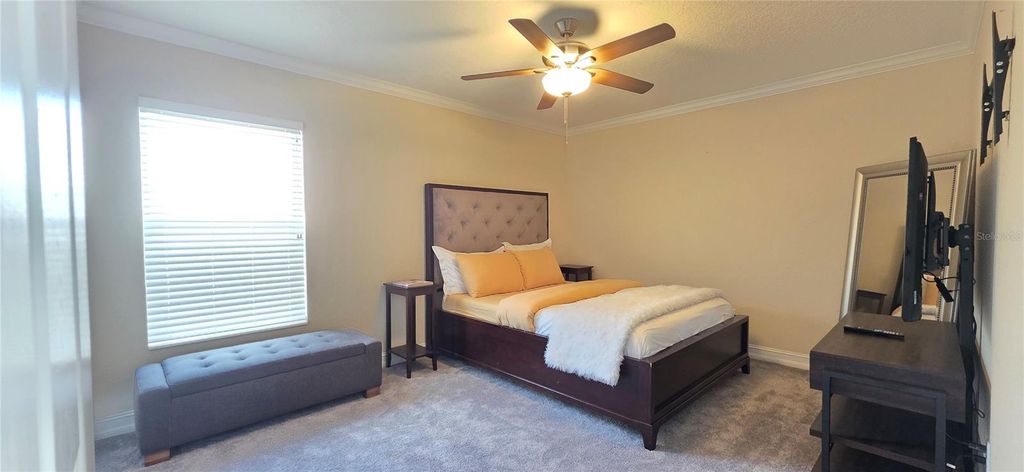 Image 24 of property listing at 10021 HART BRANCH CIRCLE, Orlando, FL 32832