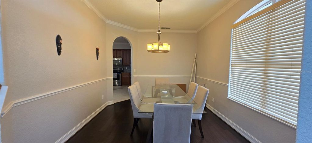 Image 6 of property listing at 10021 HART BRANCH CIRCLE, Orlando, FL 32832