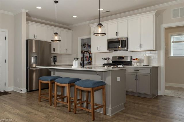 1728 Eastover Drive, Kernersville, NC 27284
