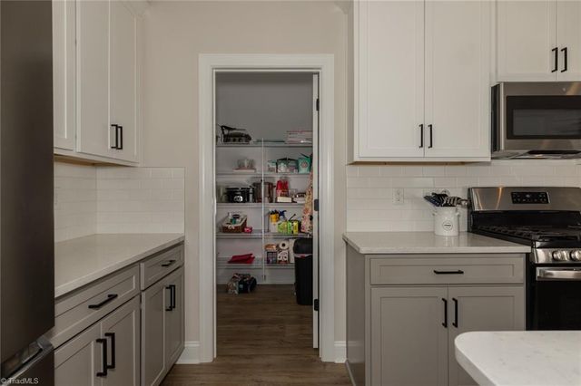 1728 Eastover Drive, Kernersville, NC 27284