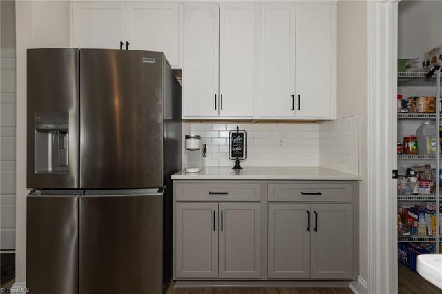 1728 Eastover Drive, Kernersville, NC 27284