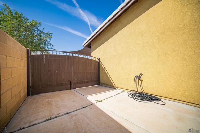 2425 N David Riedel Blvd, San Luis, AZ 85336