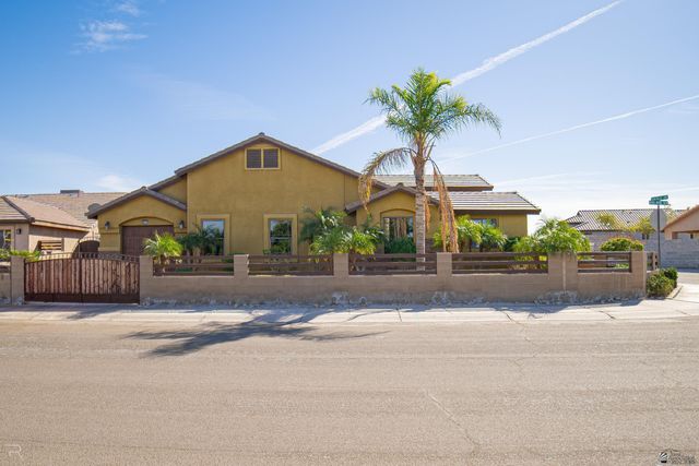2425 N David Riedel Blvd, San Luis, AZ 85336