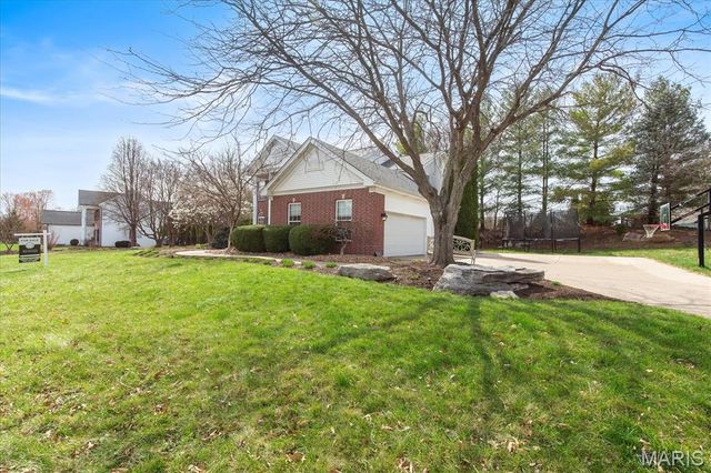 1317 Renaissance Place, St Charles, MO 63304