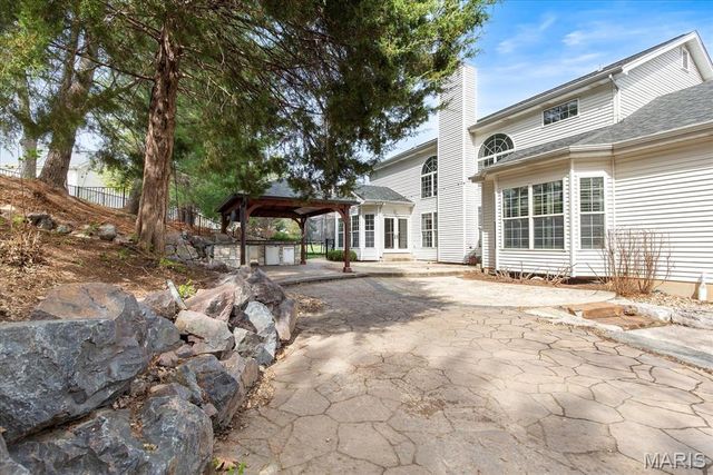 1317 Renaissance Place, St Charles, MO 63304