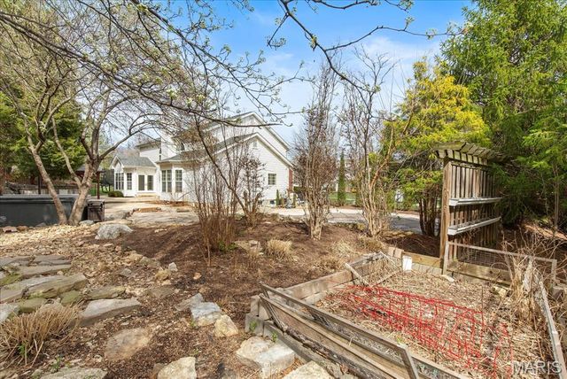 1317 Renaissance Place, St Charles, MO 63304