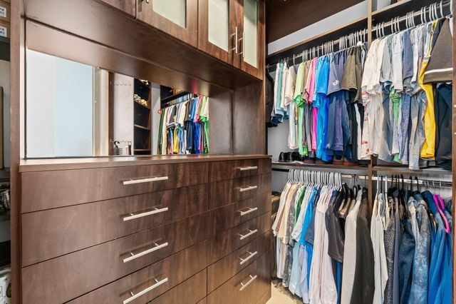 185 SW 7th Street, Miami, FL 33130