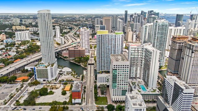 185 SW 7th Street, Miami, FL 33130